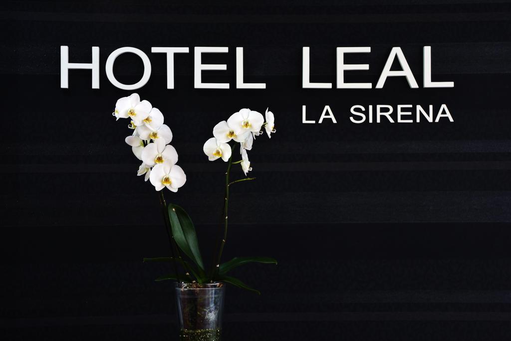 Hotel Leal - La Sirena Villanueva De Arosa Buitenkant foto